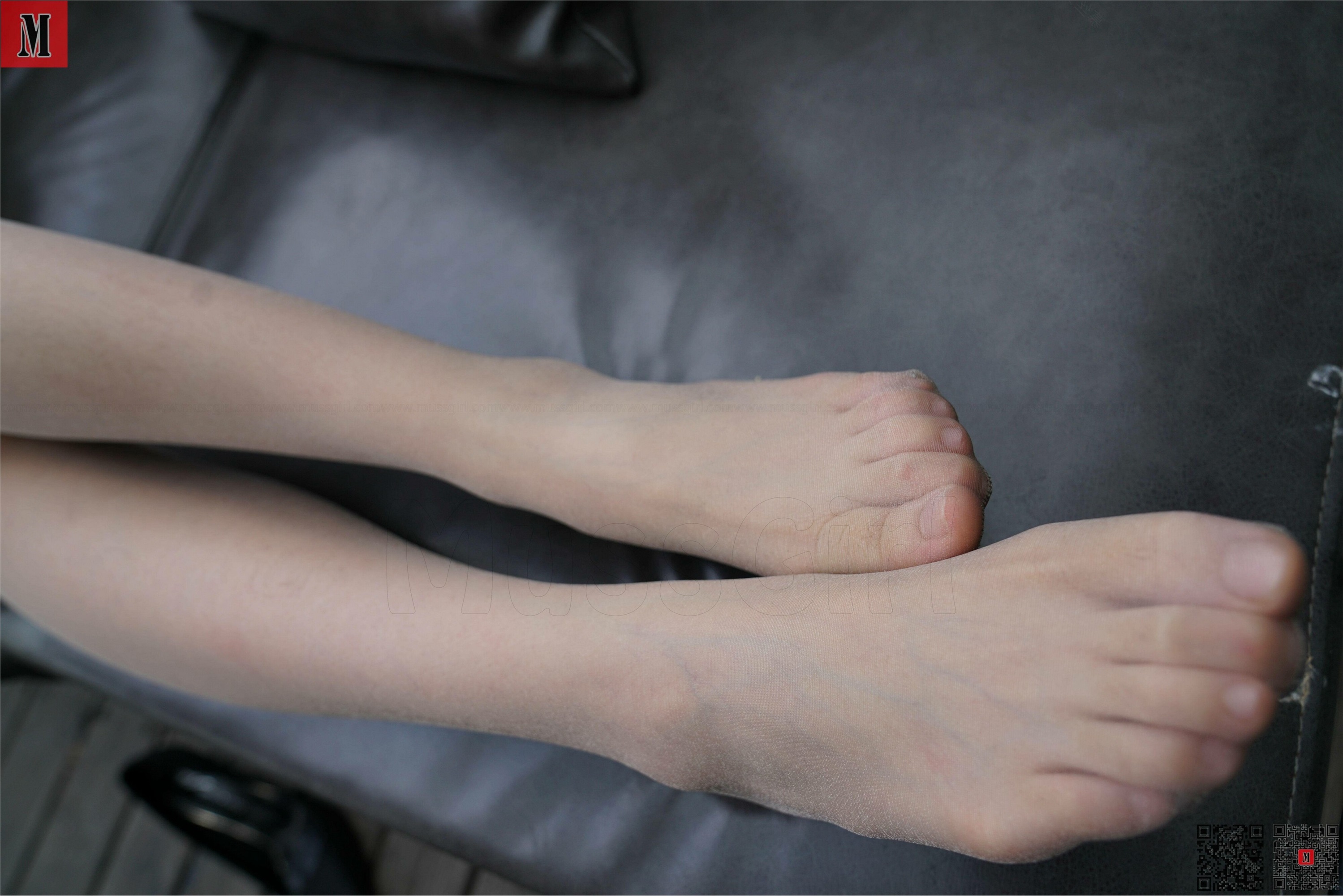 MussGirl慕丝女郎  NO.145 沙发美女皮裙肉丝